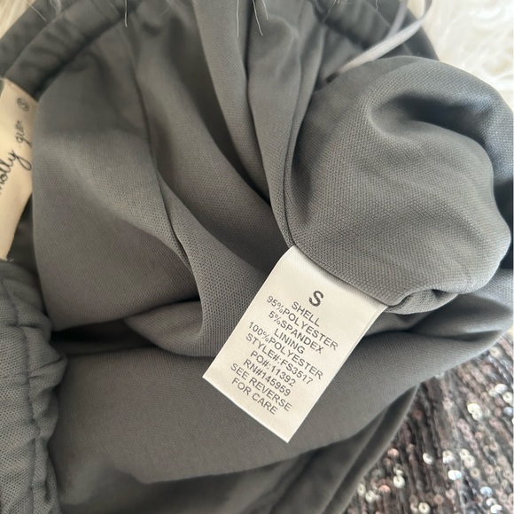 Molly Green Silver Sequin Skirt size small (matching top in other listing) - Picture 9 of 10